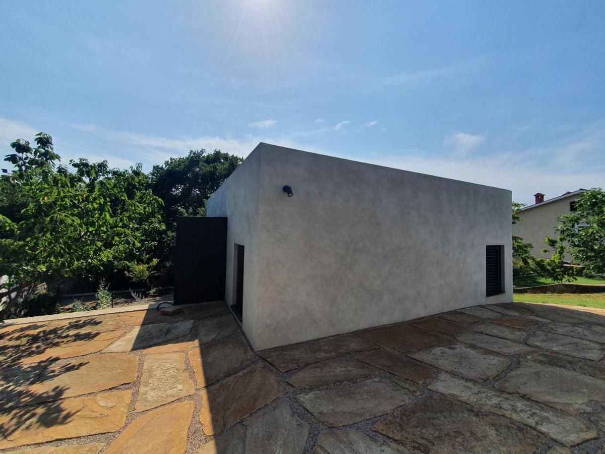 House G Dekani Exterior foto